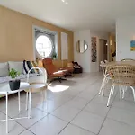 2 Bedroom Lovely In *