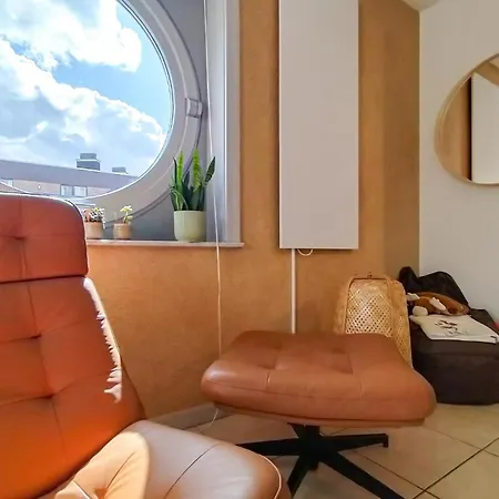 Апартаменты 2 Bedroom Lovely In