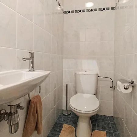 アパート 2 Bedroom Lovely In *